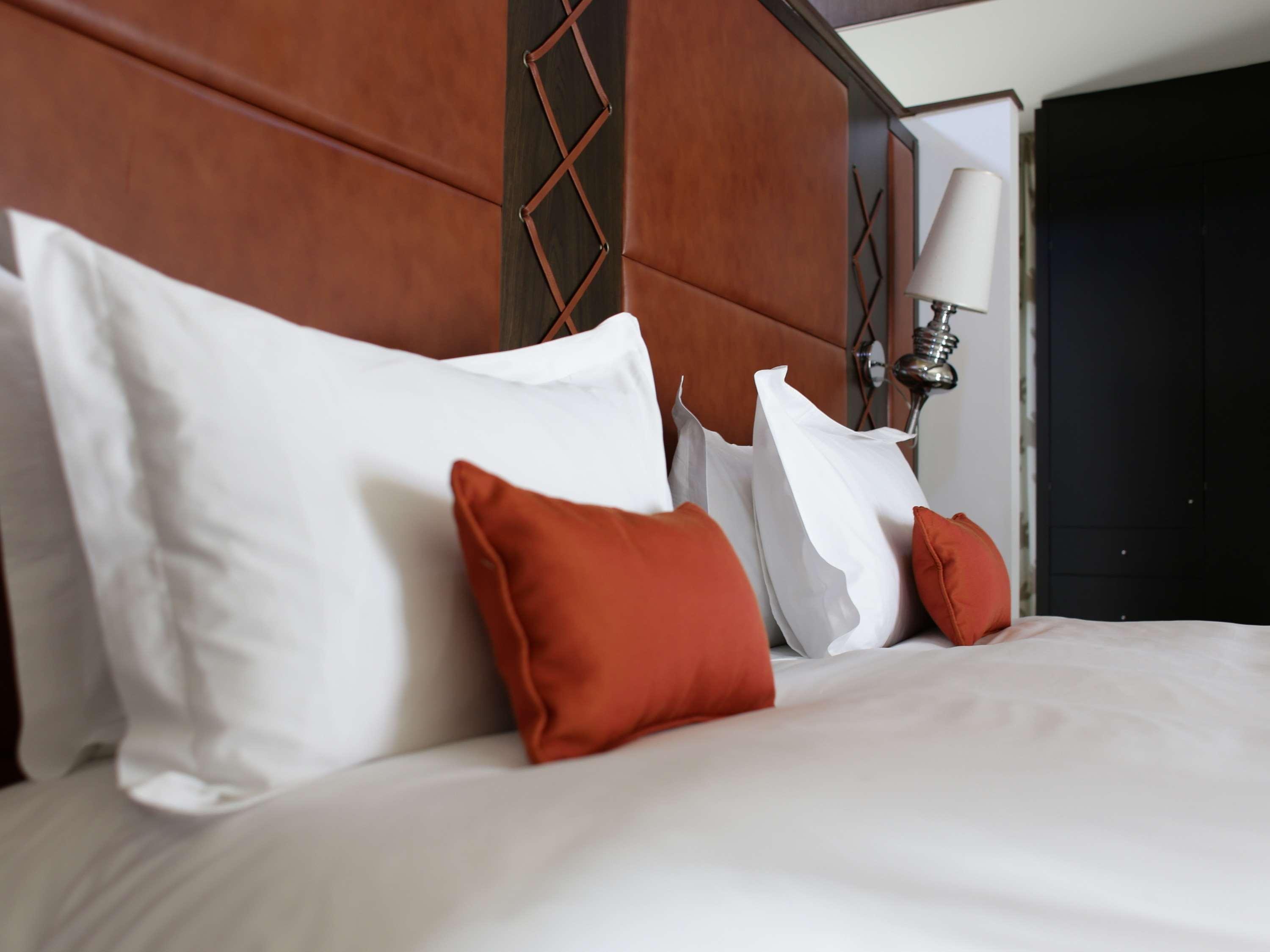 Sofitel Montevideo Casino Carrasco & Spa Exteriér fotografie A bed with pillows