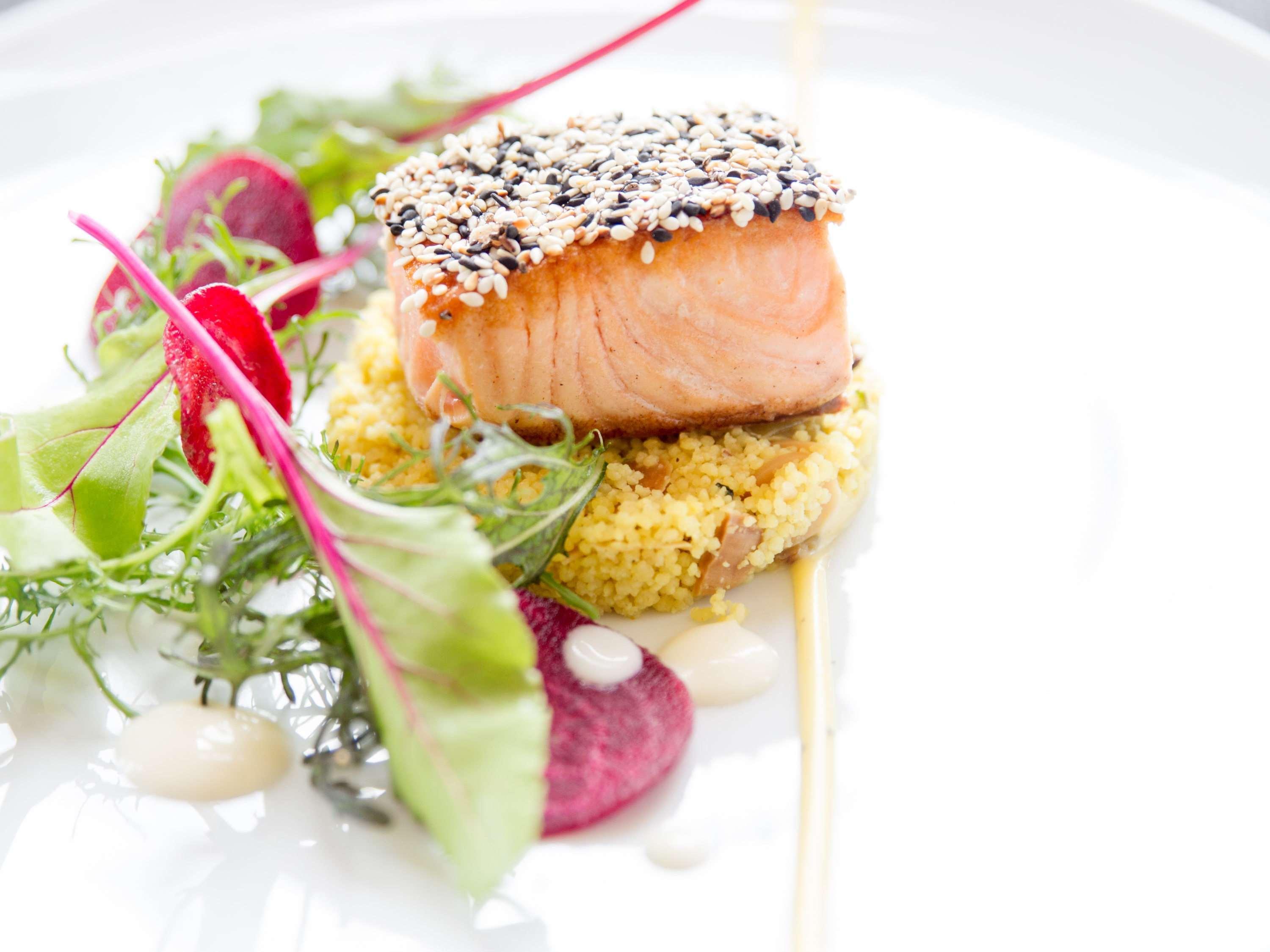 Sofitel Montevideo Casino Carrasco & Spa Exteriér fotografie Salmon with quinoa