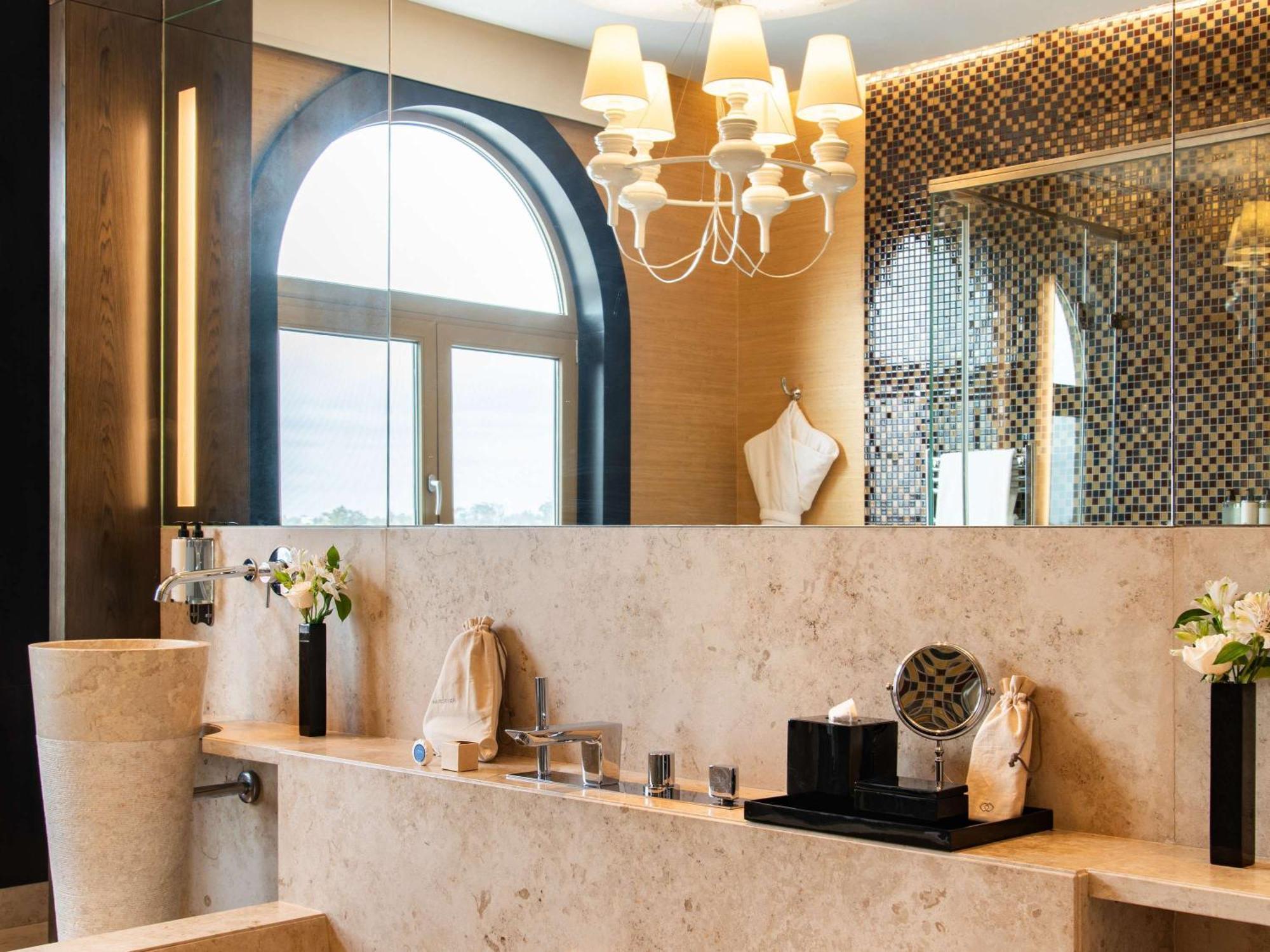 Sofitel Montevideo Casino Carrasco & Spa Exteriér fotografie Bathroom