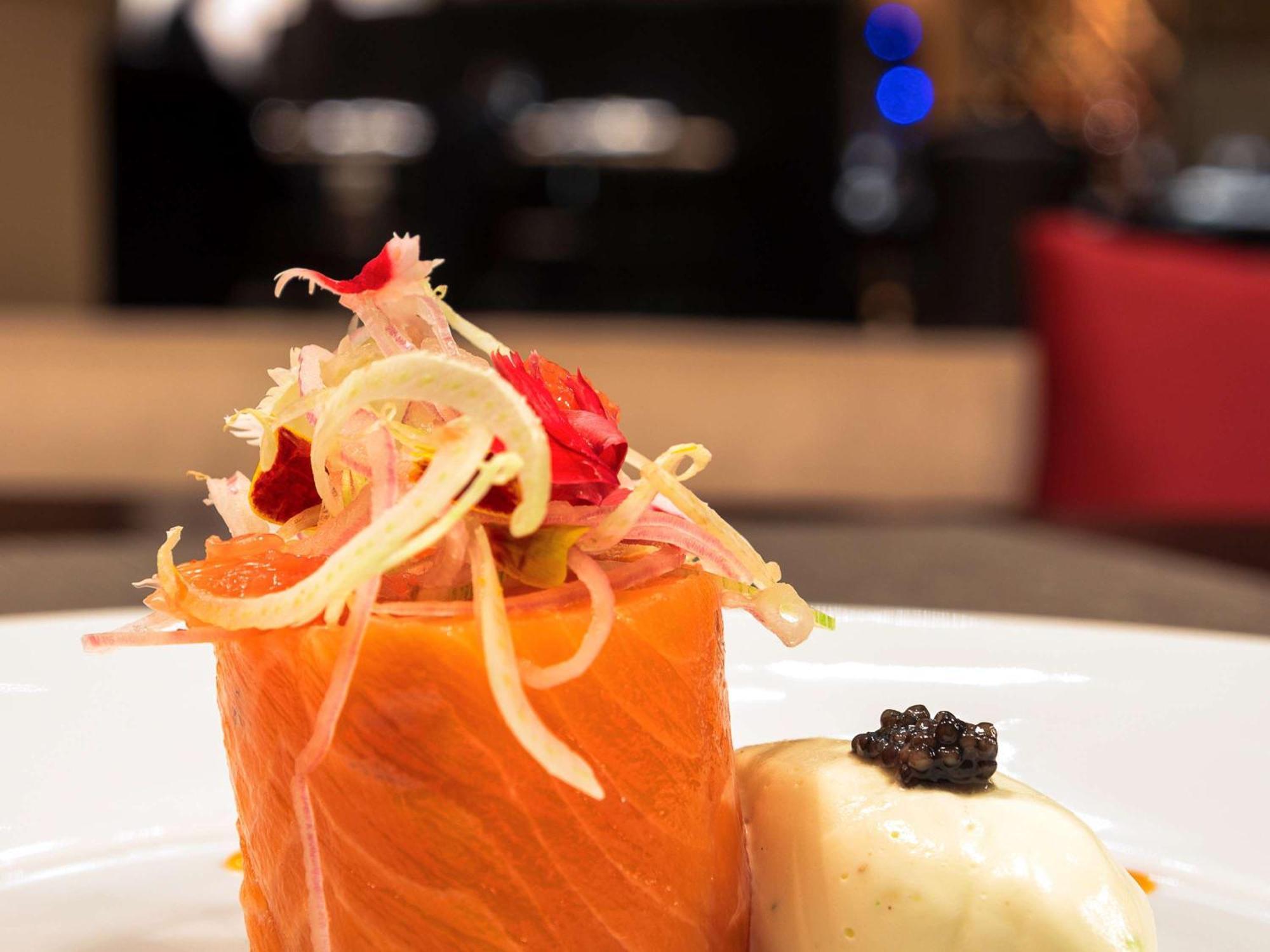 Sofitel Montevideo Casino Carrasco & Spa Exteriér fotografie Salmon and caviar