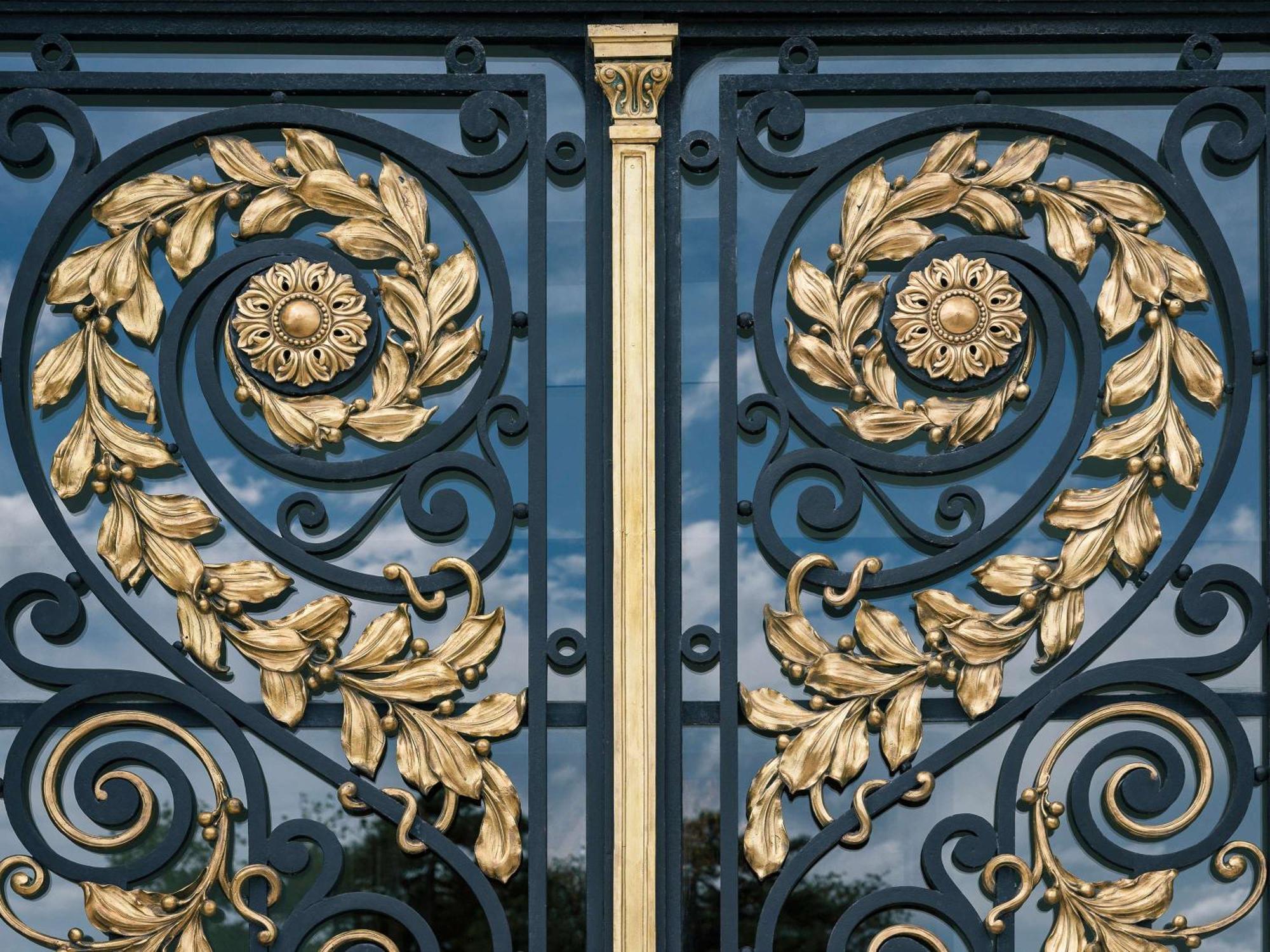 Sofitel Montevideo Casino Carrasco & Spa Exteriér fotografie Wrought iron gate
