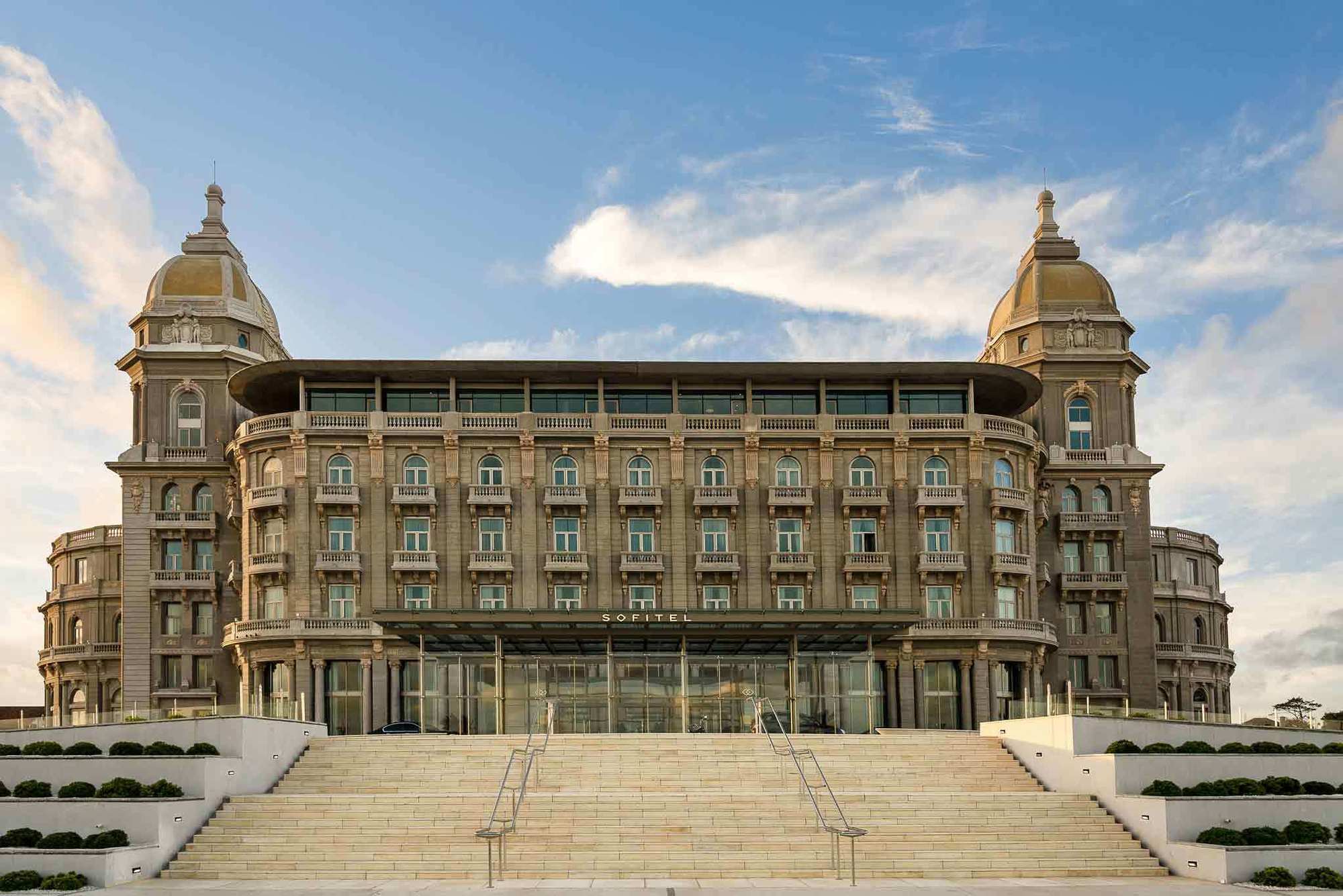 Sofitel Montevideo Casino Carrasco & Spa Exteriér fotografie The Grand Hotel